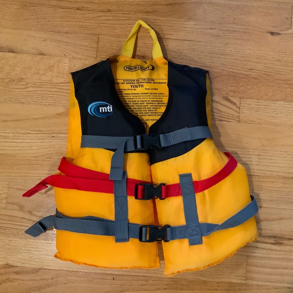 MTI Youth Flotation Life Vest 50-90 lbs Excellent Condition